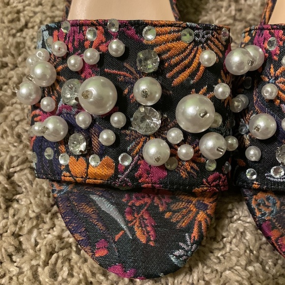 Like new Qupid pearl beaded heel sandals - Picture 6 of 6